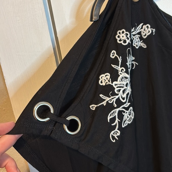 Women’s Plus Cable and Gauge Embroidered Top With Open Sleeve 3X Black - Picture 2 of 6